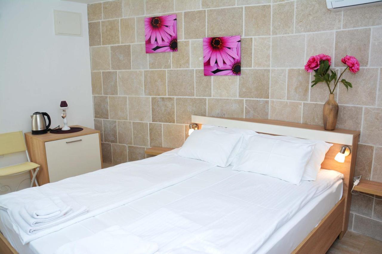 Apartments Harmonia Tivat Rum bild