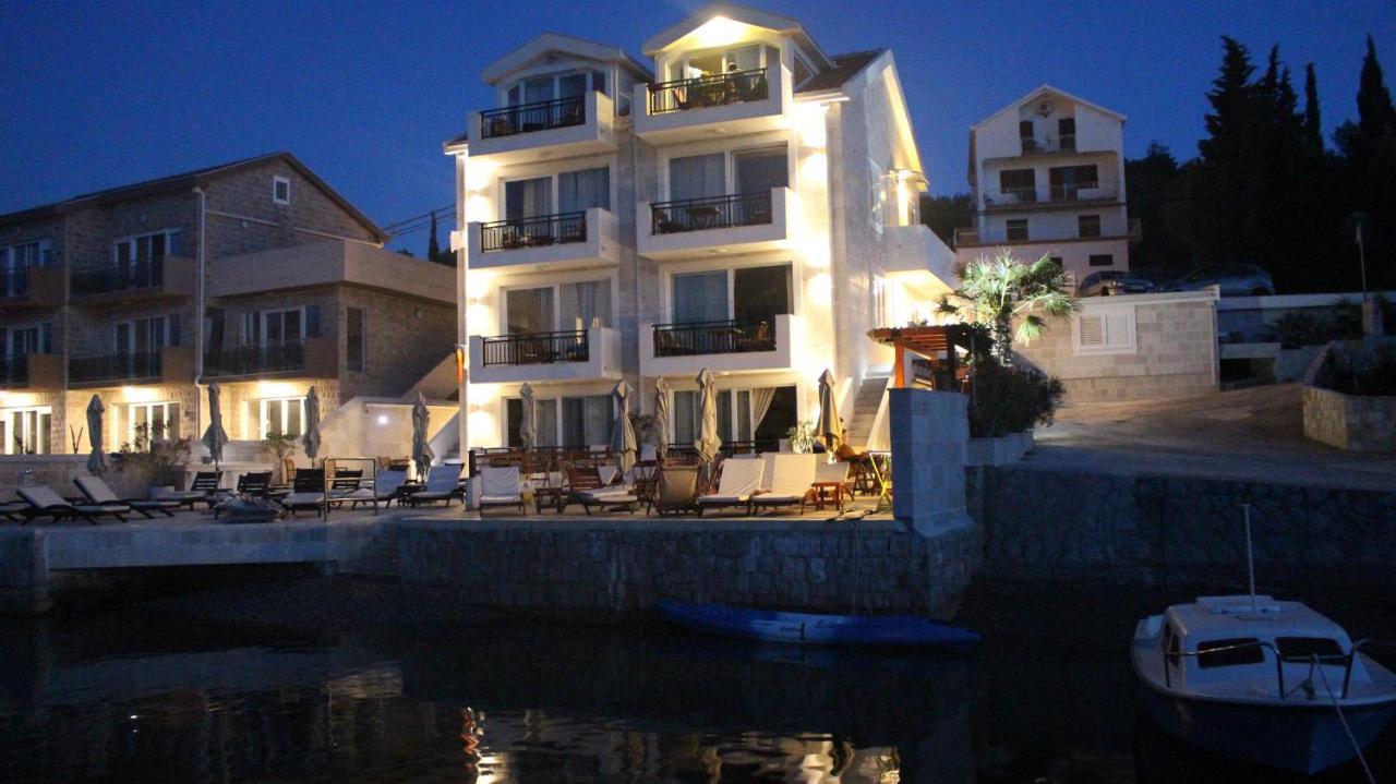 Apartments Harmonia Tivat Exteriör bild