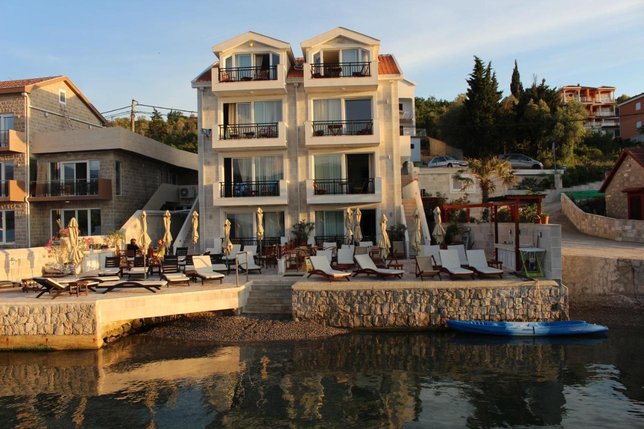Apartments Harmonia Tivat Exteriör bild