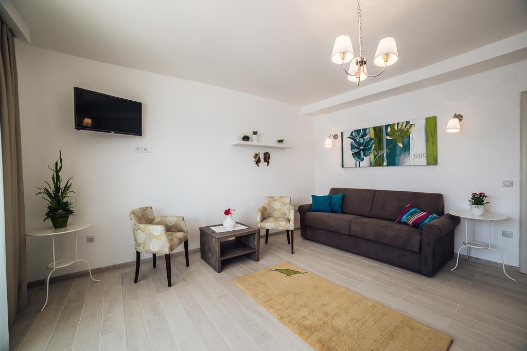 Apartments Harmonia Tivat Exteriör bild
