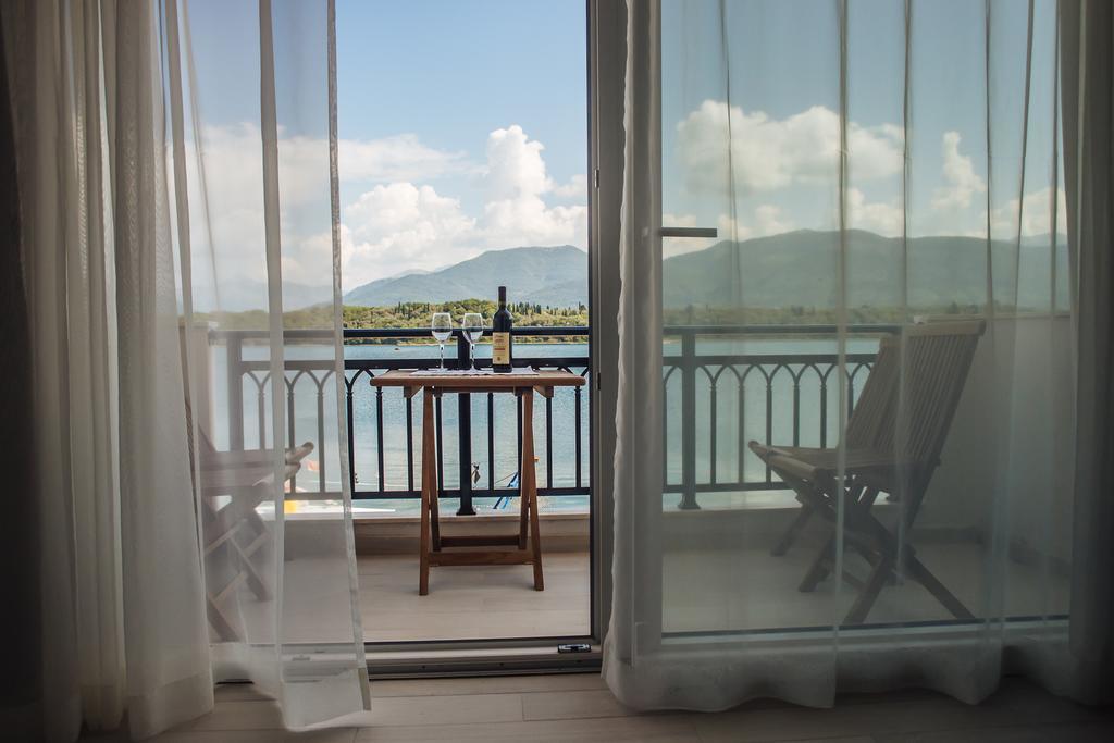 Apartments Harmonia Tivat Exteriör bild