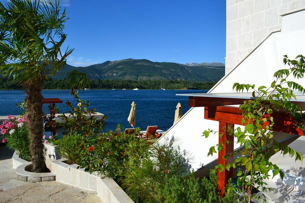 Apartments Harmonia Tivat Exteriör bild
