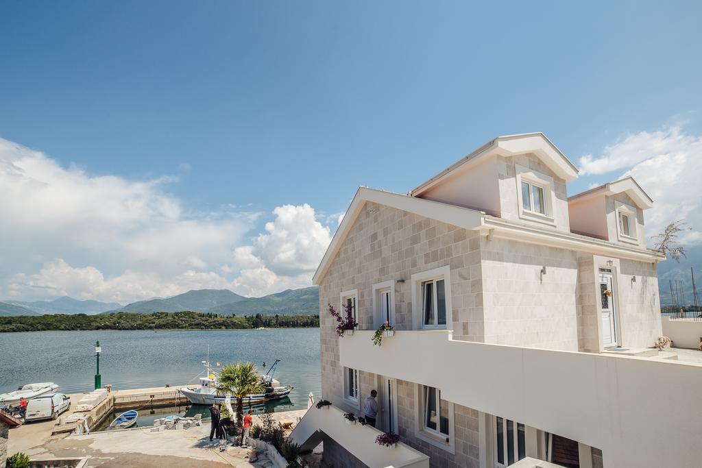 Apartments Harmonia Tivat Exteriör bild